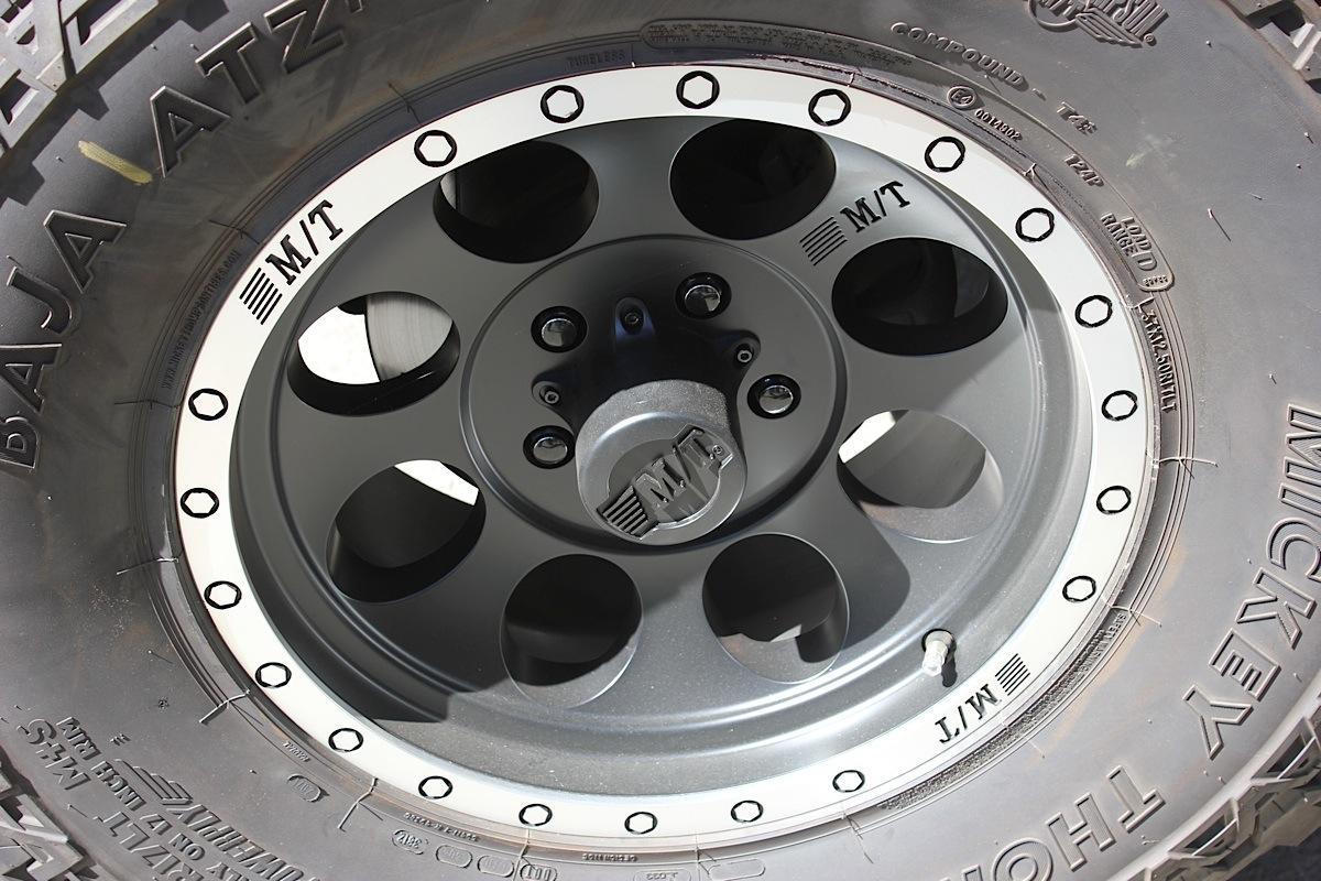 LLANTA MICKEY THOMPSON BAJA LOCK 16X8 5X5,5