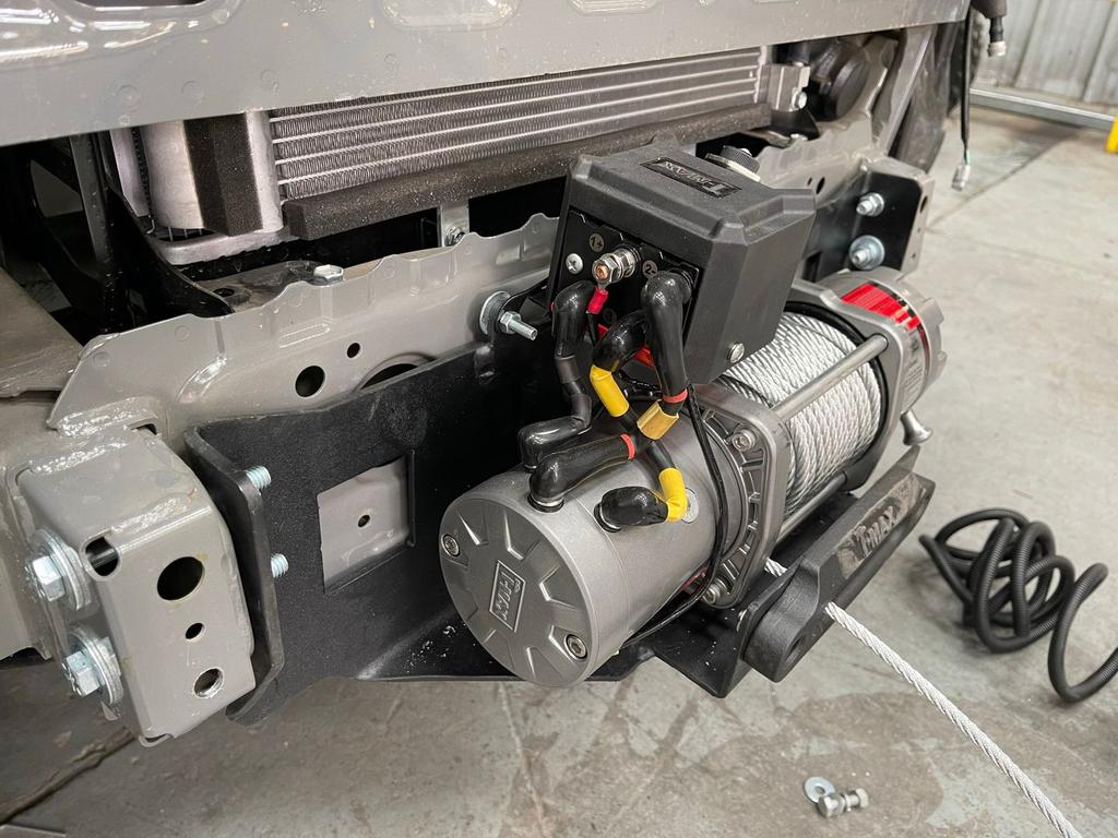 WINCH T-MAX 6,000 LBS. PIOLA DE ACERO  -