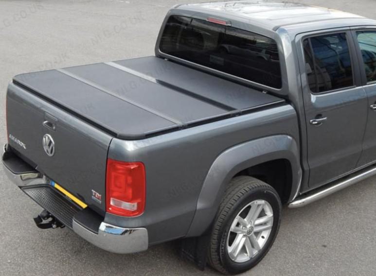 TAPA RÍGIDA PLEGABLE CON LUZ LED PARA VOLKSWAGEN AMAROK 2010+