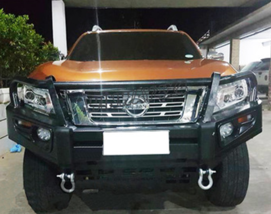 BULLBAR NISSAN NP300 DELANTERO con LOOPS