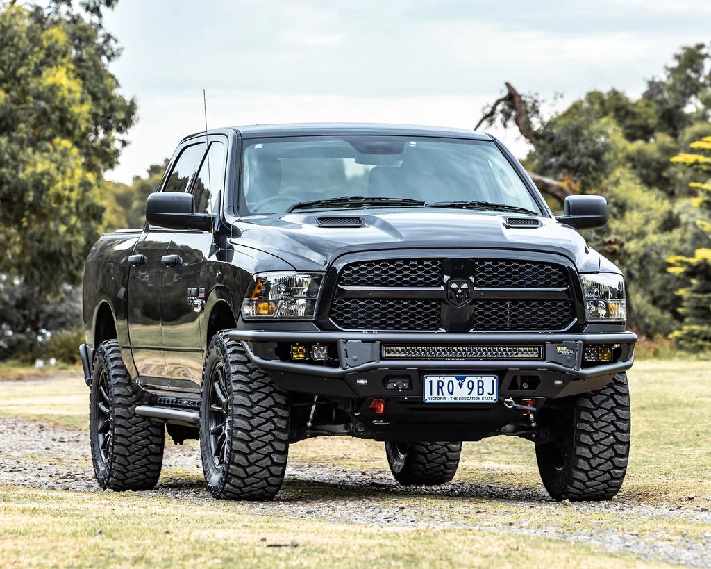 BULLBAR IRONMAN PARA RAM 1500 2014+ MODELO RAID  -