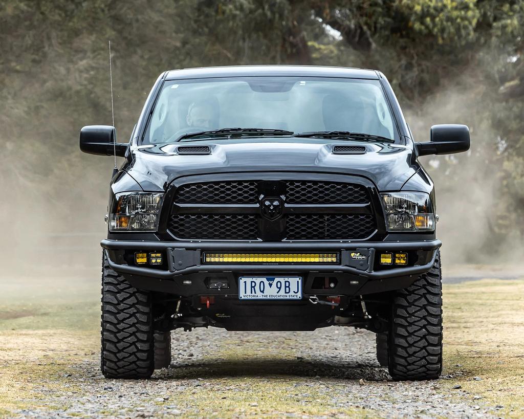 BULLBAR IRONMAN PARA RAM 1500 2014+ MODELO RAID  -