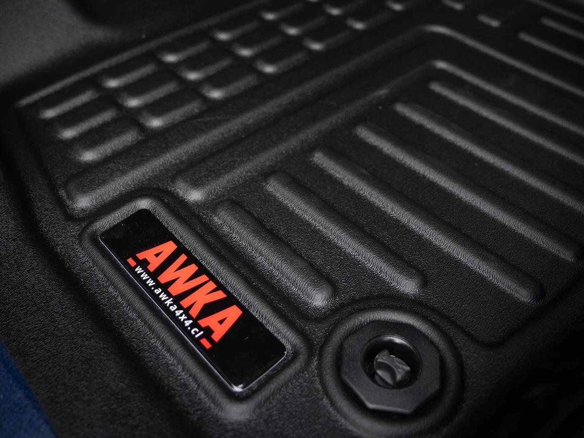 Mejorando tu aventura 4x4: Los beneficios de los pisos de calce perfecto