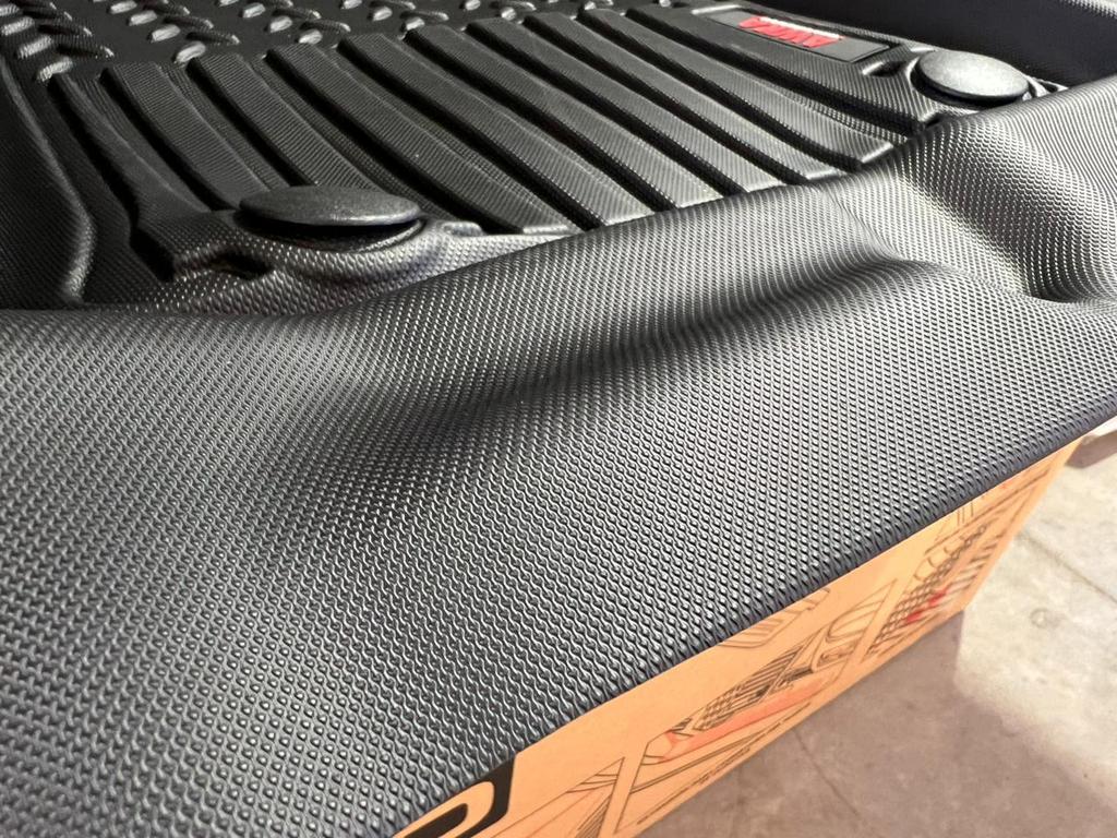 PISOS AWKA 5D (DELANTEROS Y TRASEROS) - Marca Vehículo: MITSUBISHI, Modelo Vehículo: L200 2023+