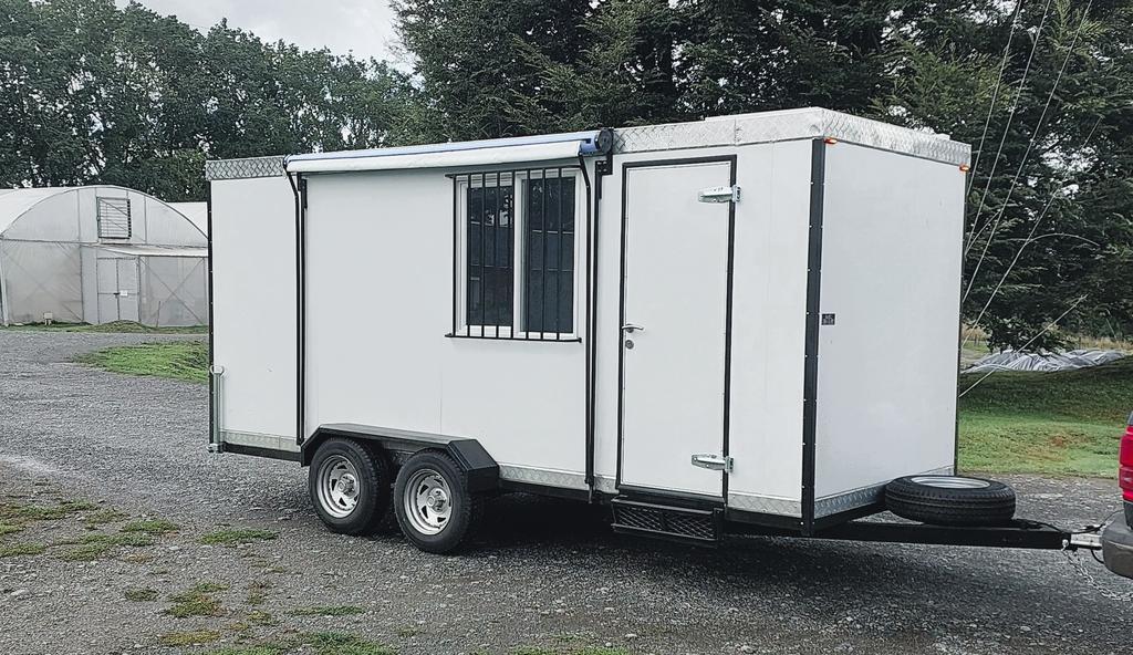 Miniatura  CARRO DE ARRASTRE OFICINA/COMEDOR  MODELO ANTUCO PARA  8 A 12 PERSONAS  4X2  - Color: Blanco, Modelo: Antuco, Alto: 2, Profundidad: 4, Peso: 550