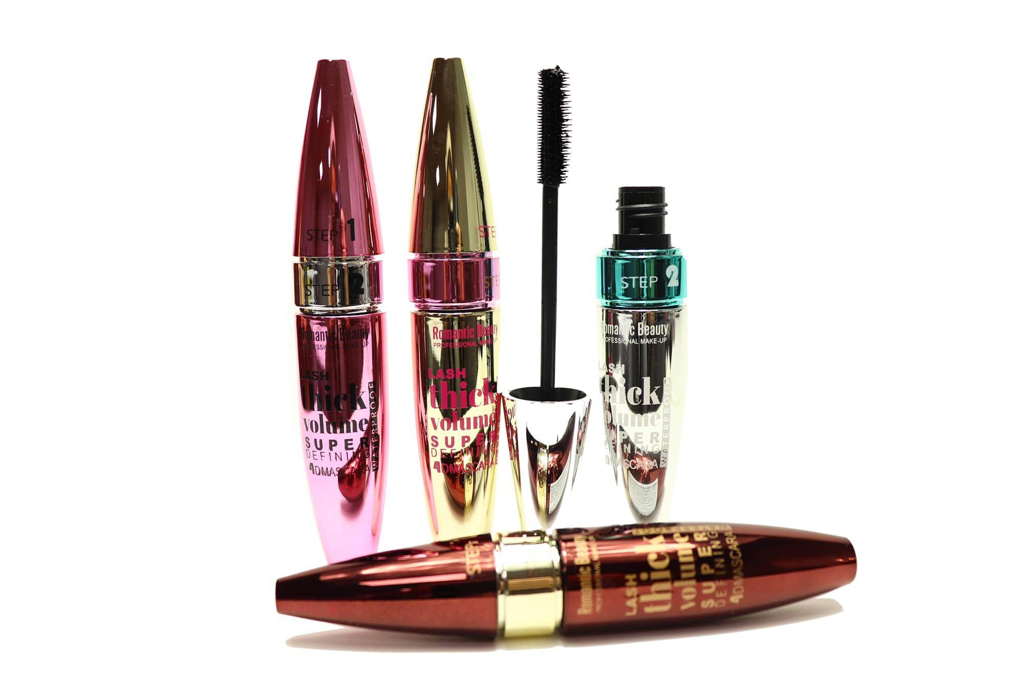 Pack de 24 unidades Máscara de pestañas color negro «THIK VOLUME LASHES»