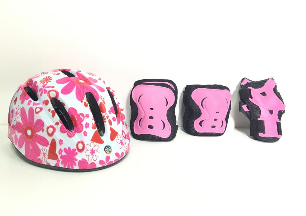 Set de Protecciones y Casco Niña Incluye Muñequera