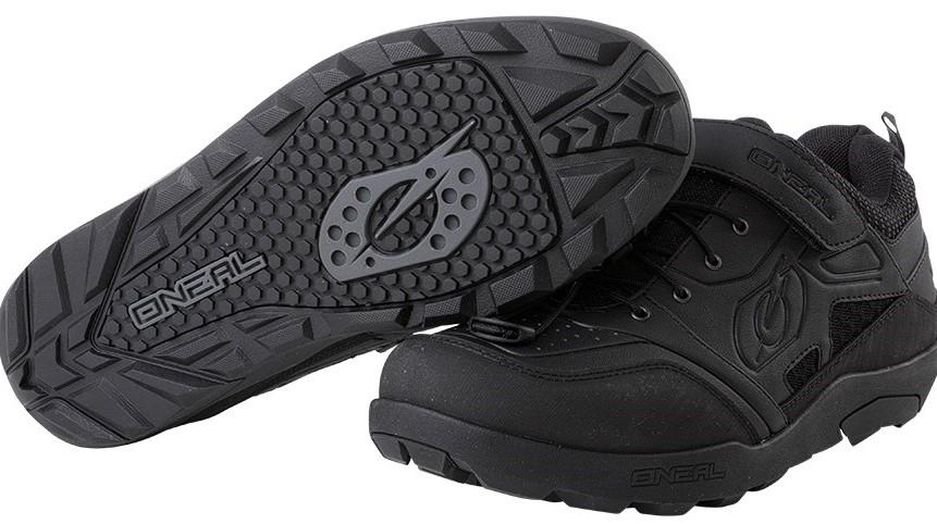 Traverse Flat Shoe