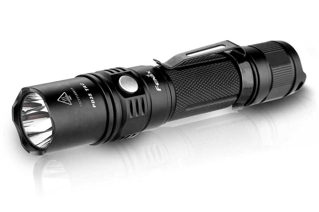 Linterna PD32 / 900 Lúmenes