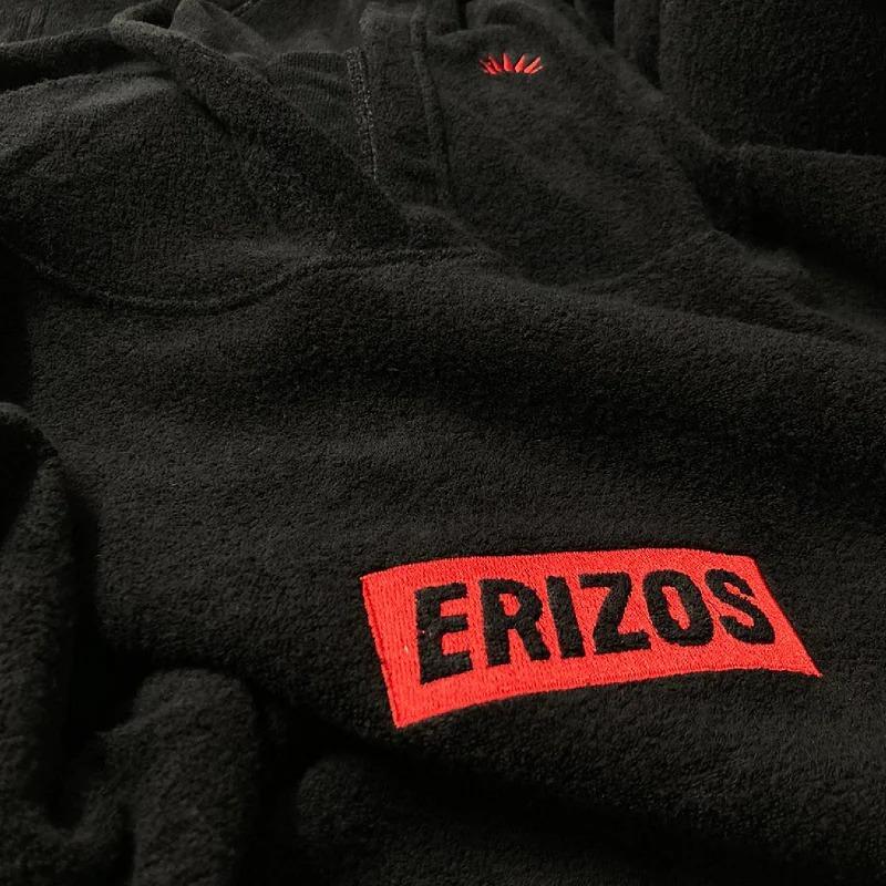 Poncho 2022 - Color: Black Red