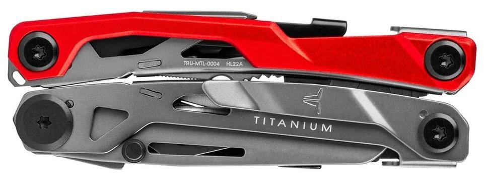 Alicate Multiherramienta Portatil Titanium 7 En 1 - Color: Rojo