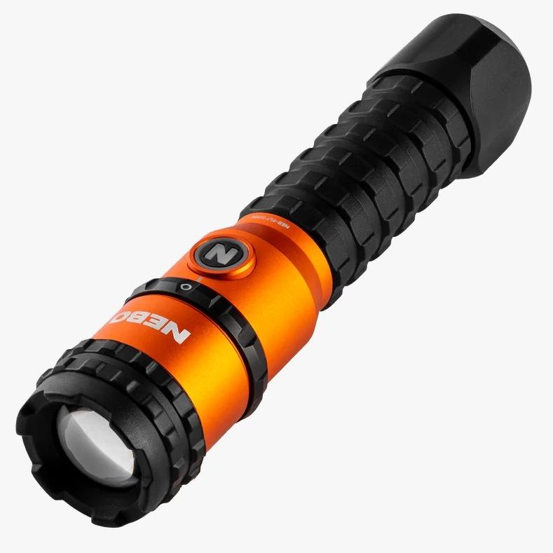 Linterna de Mano Recargable Master Series FL3000 Lúmenes - Color: Negro-Naranjo