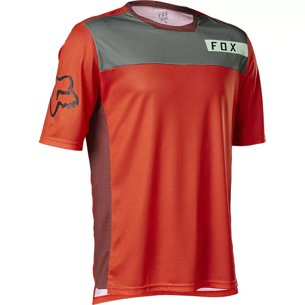 Polera Bicicleta Defend Moth - Color: Rojo