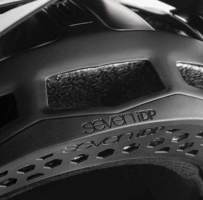 Miniatura Casco 7 Protection Project 23  - Color: Carbon Black/Raw