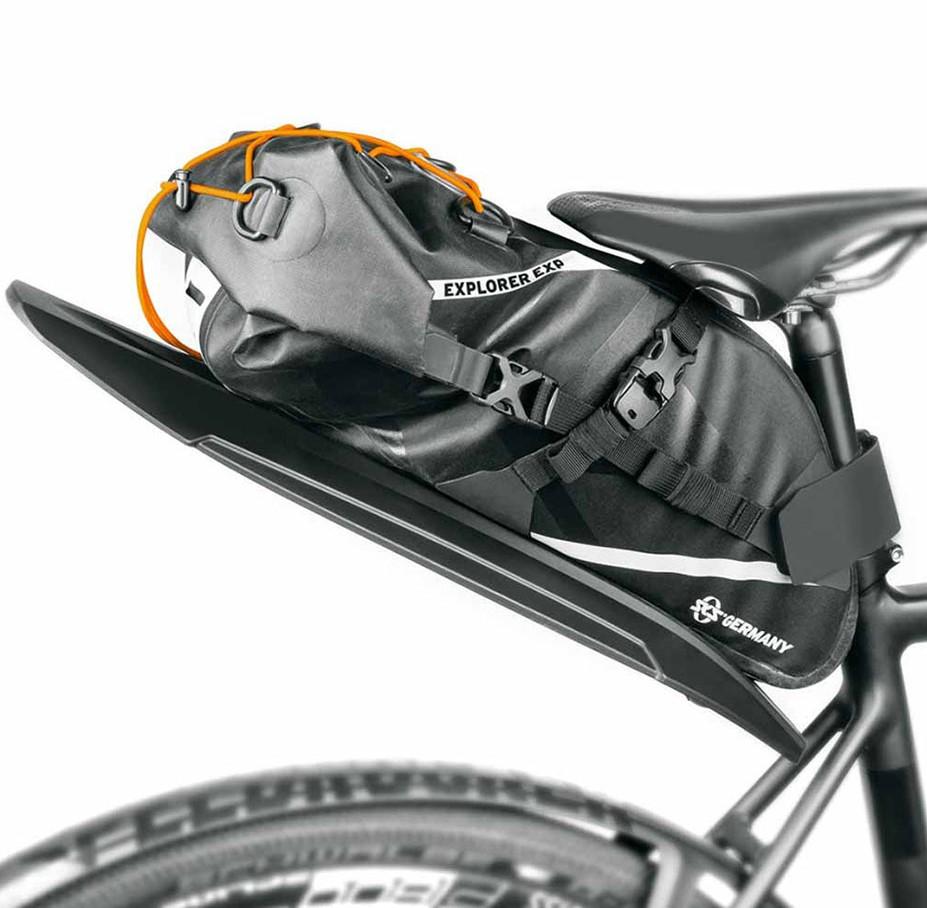 Bolso Sillin Impermeable Con Tapabarro - Color: Negro