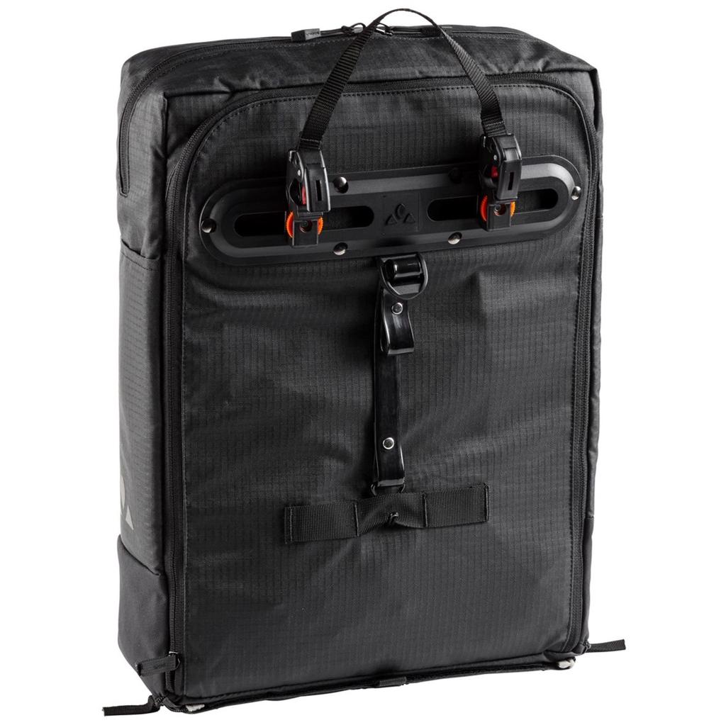 Alforja Mochila Cyclist Pack Waxed 17 L - Color: Negro, Formato: 17 L