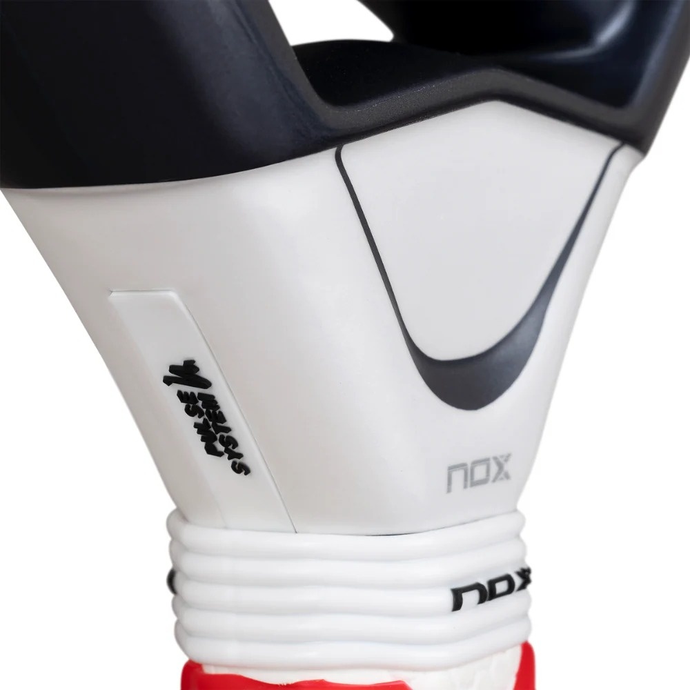 Miniatura Pala de Padel AT10 Genius 12K Alum XTREM Lite 2026 + Tarro de pelotas +Overgrip + Protector -
