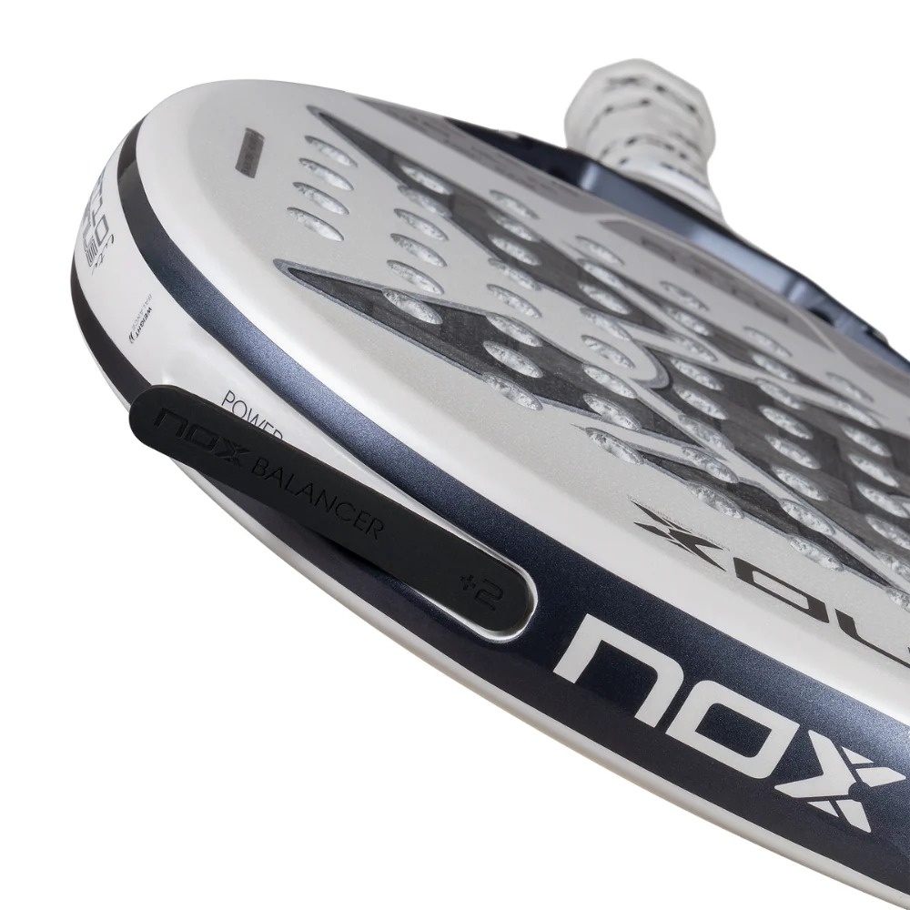Miniatura Pala de Padel AT10 Genius 12K Alum XTREM Lite 2026 + Tarro de pelotas +Overgrip + Protector -